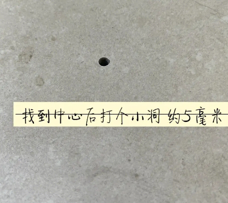 西市瓷砖空鼓维修公司专业解答在瓷砖铺贴过程中，如果砂料搅拌不均匀，将会带来以下问题