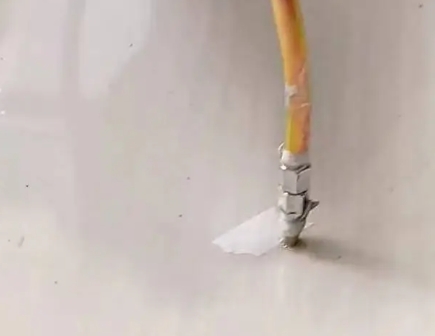 西市瓷砖空鼓维修公司专业解答在瓷砖铺贴过程中，如果使用的砂料过粗（如全部使用了粗砂），可能会导致以下问题